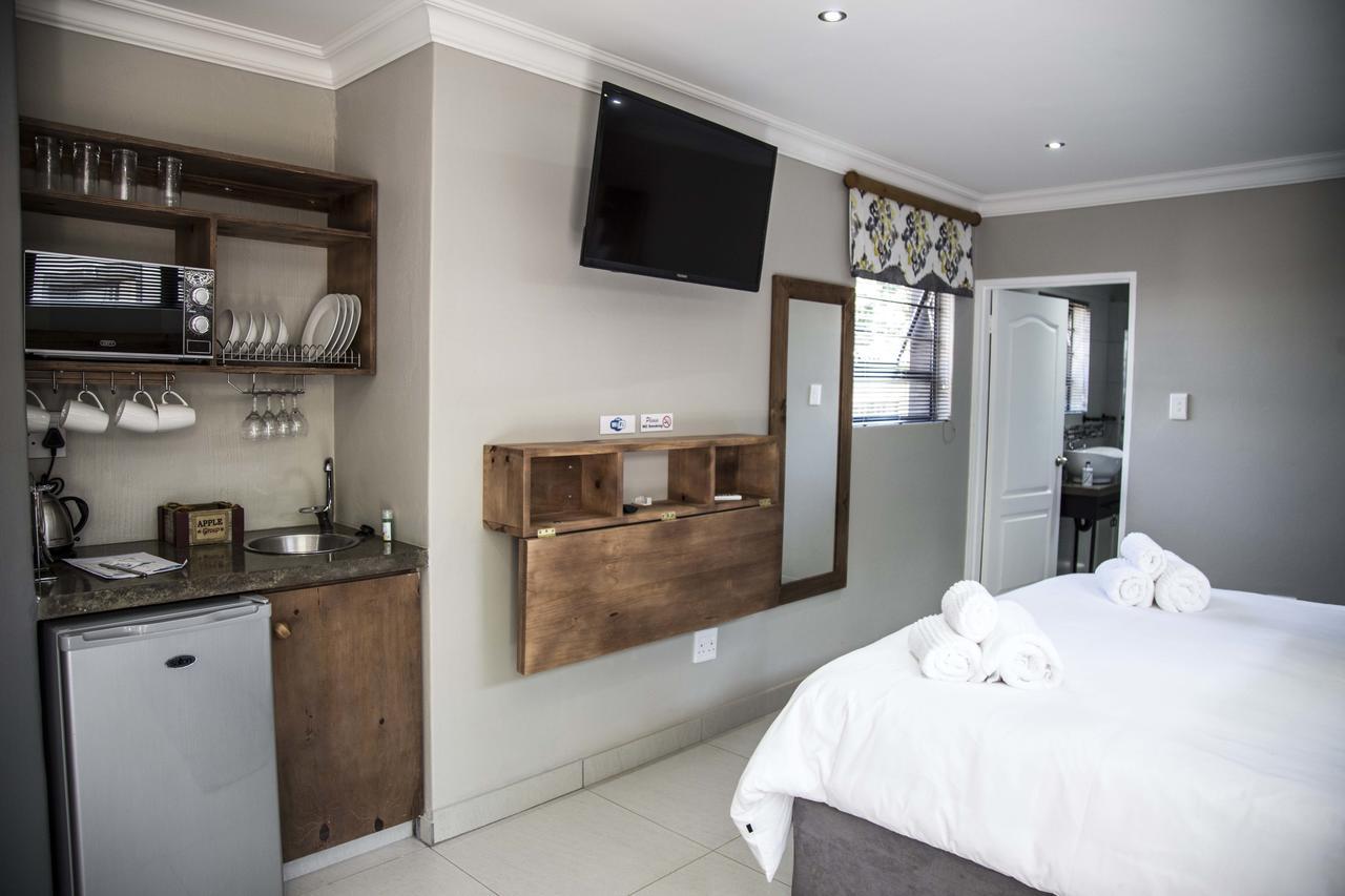 Touching Senses Garden Cottages Bloemfontein Exterior photo
